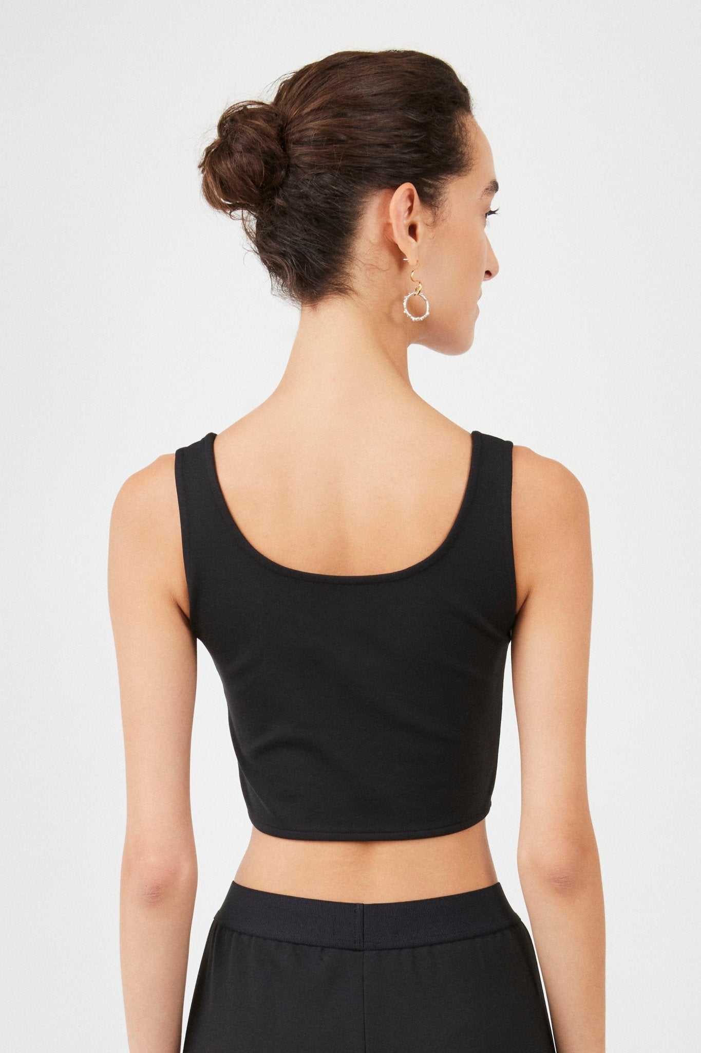 Sustainable Hybrid Top Bra in black – breathable viscose blend, supportive & styles | Black - Maison Marron et amis
