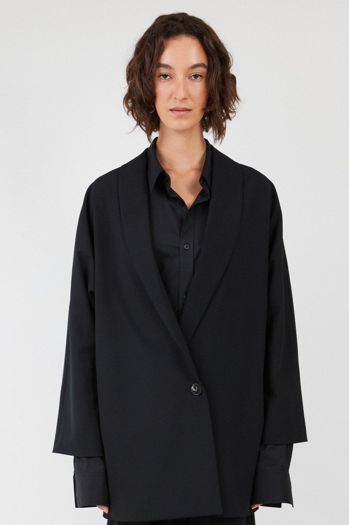 Reversible Hybrid Suit Jacket in Black – Oversized Fit & Kimono-Inspired Design- Maison Marron et amis