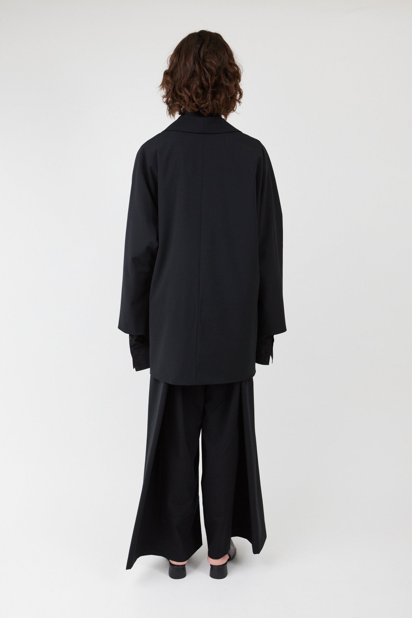 Reversible Hybrid Suit Jacket in Black – Oversized Fit & Kimono-Inspired Design- Maison Marron et amis