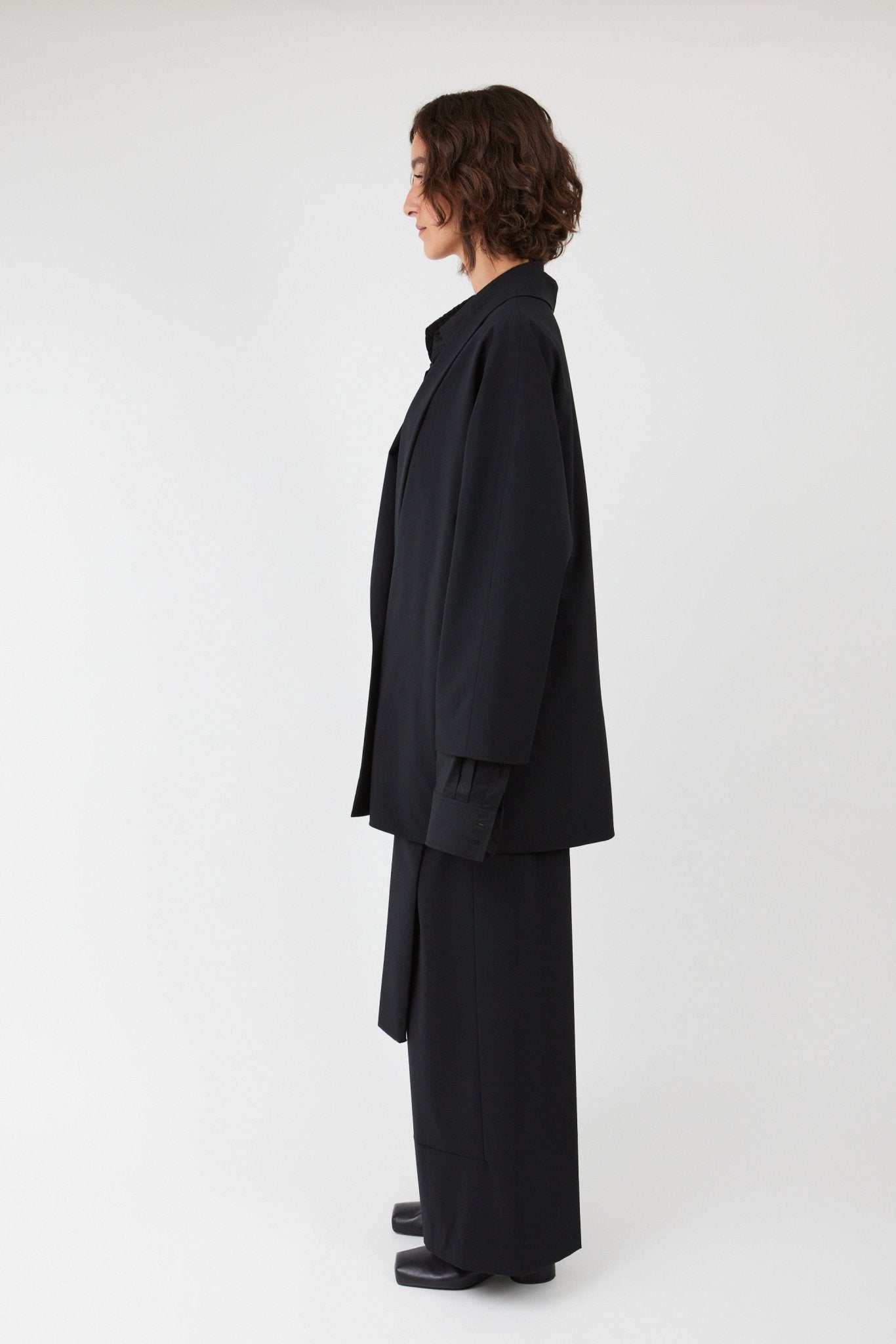 Reversible Hybrid Suit Jacket in Black – Oversized Fit & Kimono-Inspired Design- Maison Marron et amis