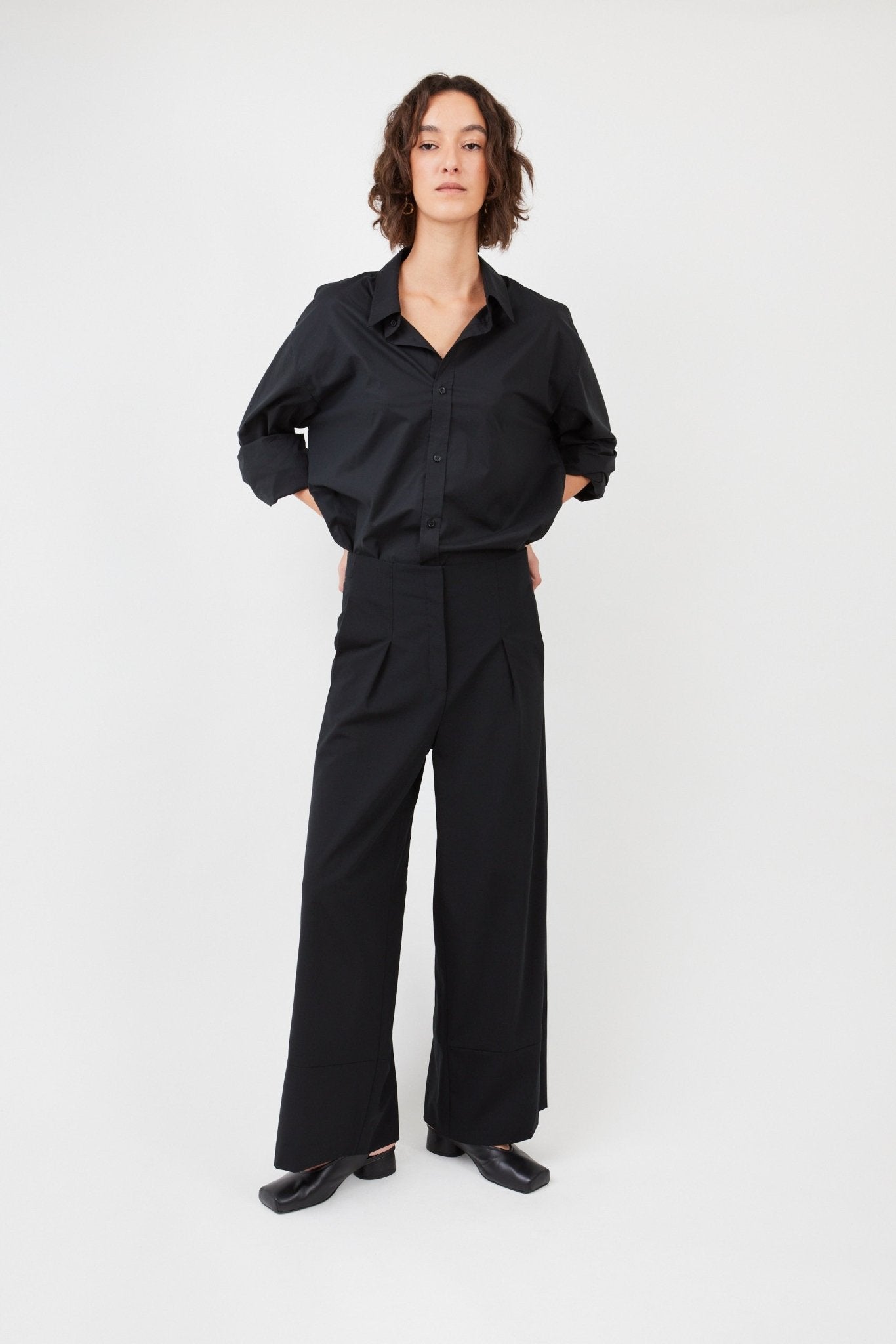 Wide-Leg Wool Blend Suit Pants in Black – Tailored Fit with Half Waistband- Maison Marron et amis