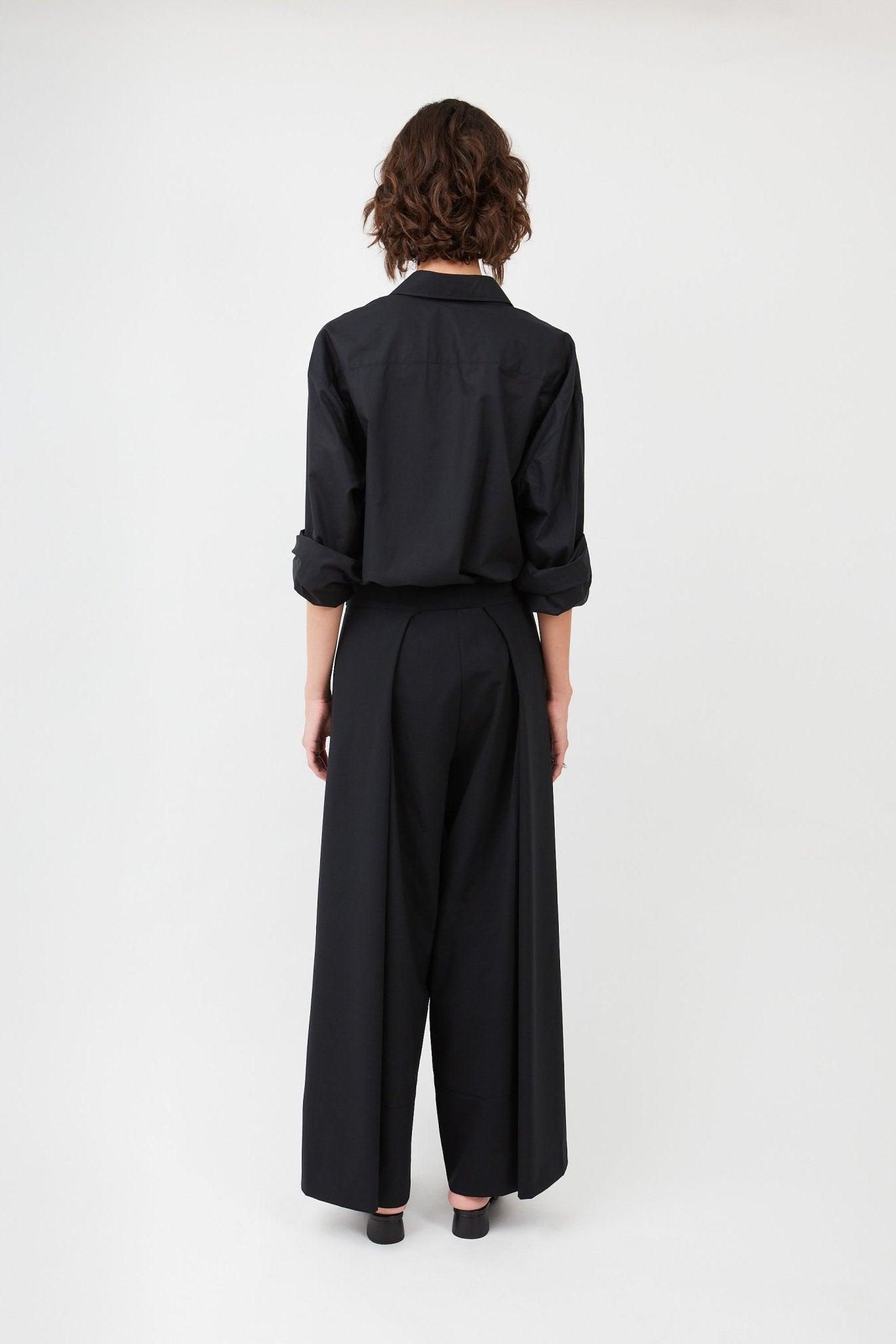 Wide-Leg Wool Blend Suit Pants in Black – Tailored Fit with Half Waistband- Maison Marron et amis