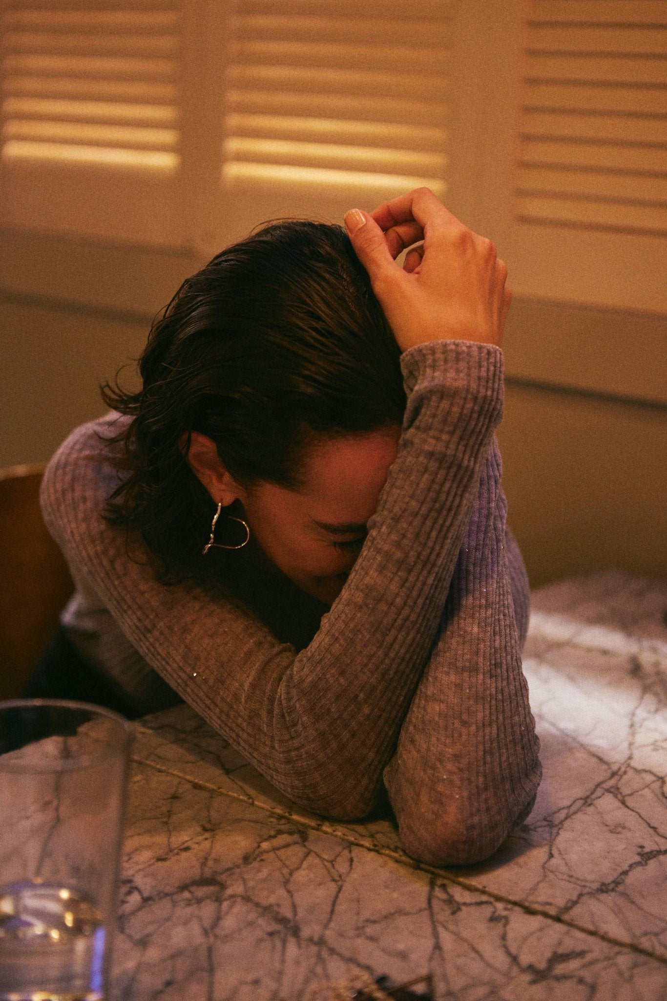 Ultra-light Merino wool ribbed crew neck sweater in Grey Melange with subtle sequins - Maison Marron et amis