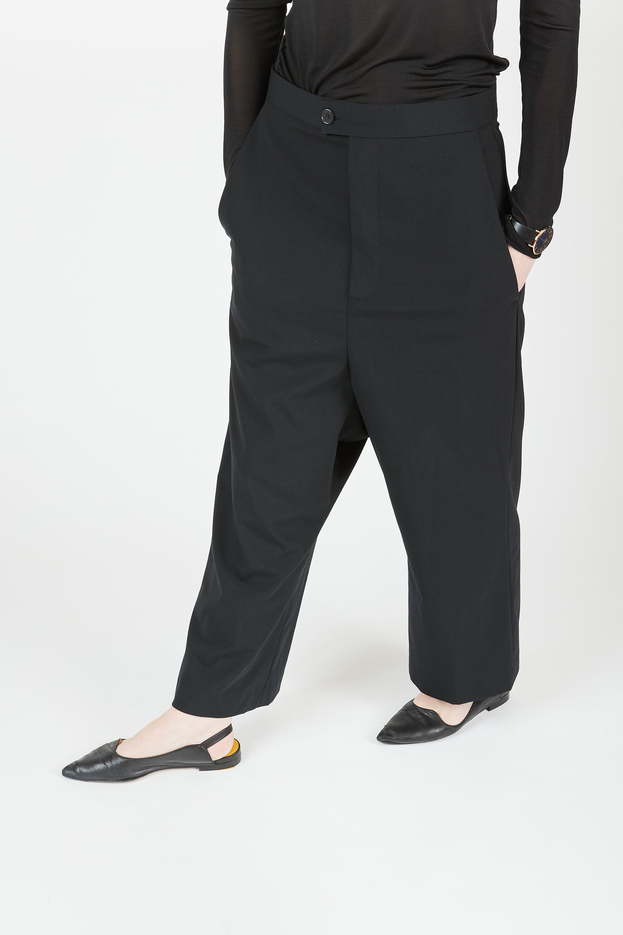 Low Crotch Trousers  – tailored fit with relaxed silhouette| Black - Maison Marron et amis