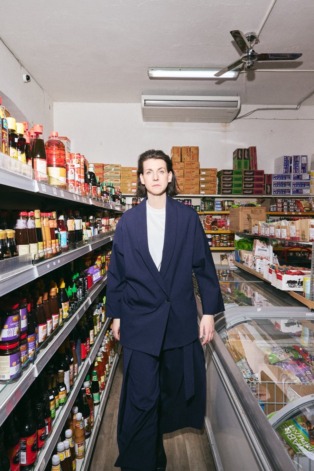 Navy hybrid suit jacket worn over a white t-shirt with matching trousers - Maison Marron et amis