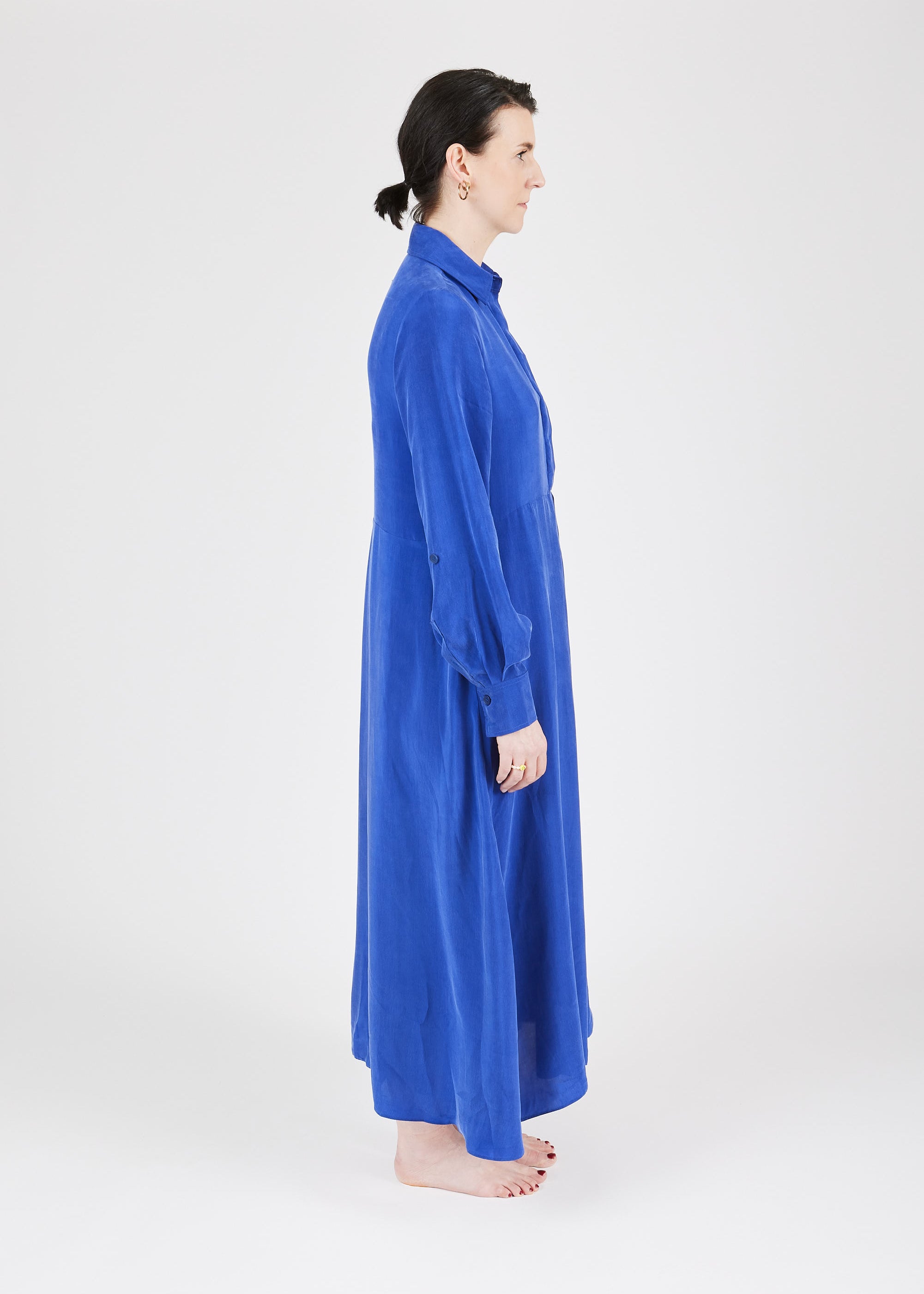 Midi Shirt Dress Lightweight Ultramarine — triangle sleeve detail — Maison Marron et amis