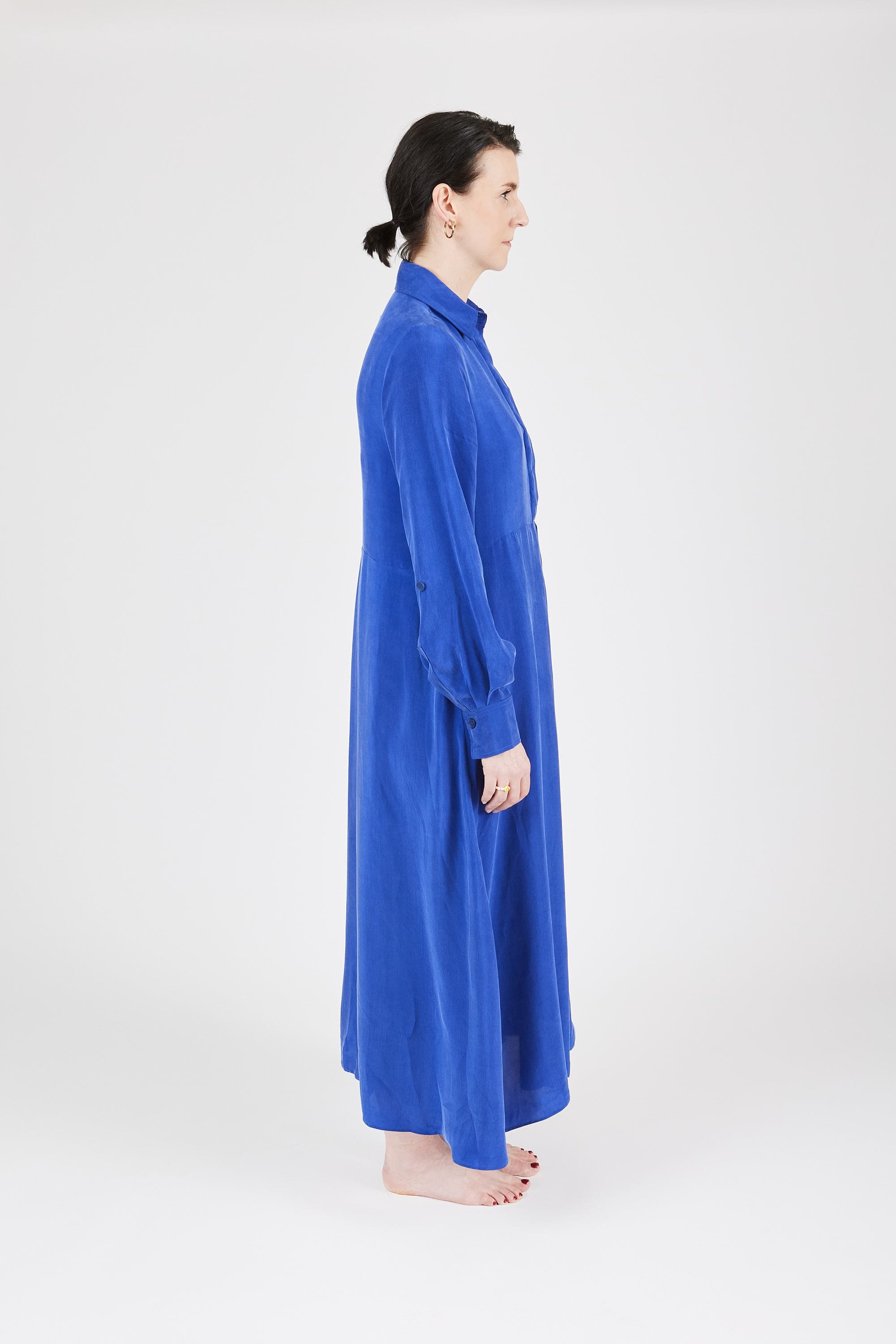 Midi Shirt Dress Lightweight Ultramarine — triangle sleeve detail — Maison Marron et amis