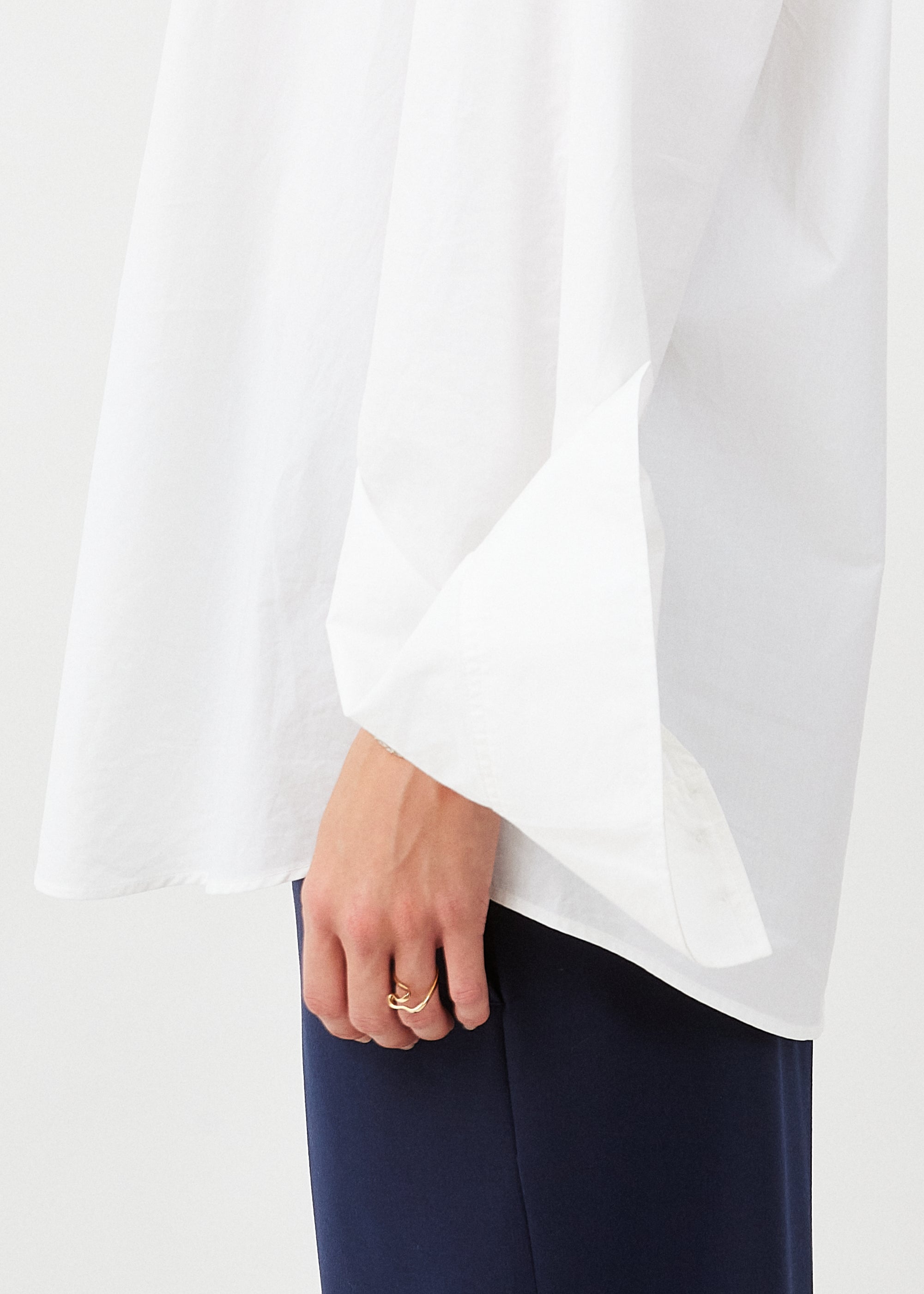 Triangle Shirt Cotton Poplin White — triangle sleeve detail open — Maison Marron et amis