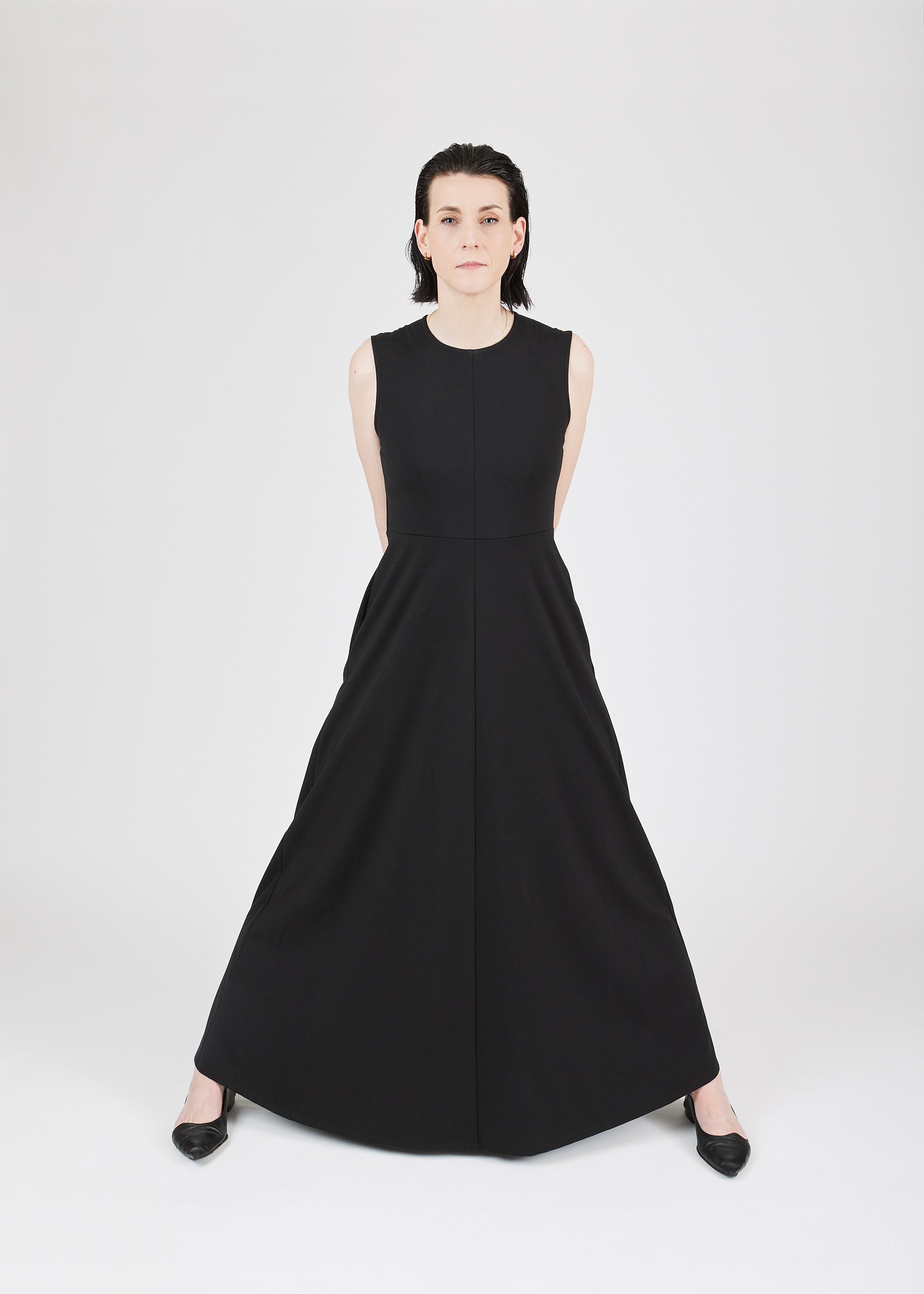The Long Dress Interlock Black — side view, relaxed drape — Maison Marron et amis