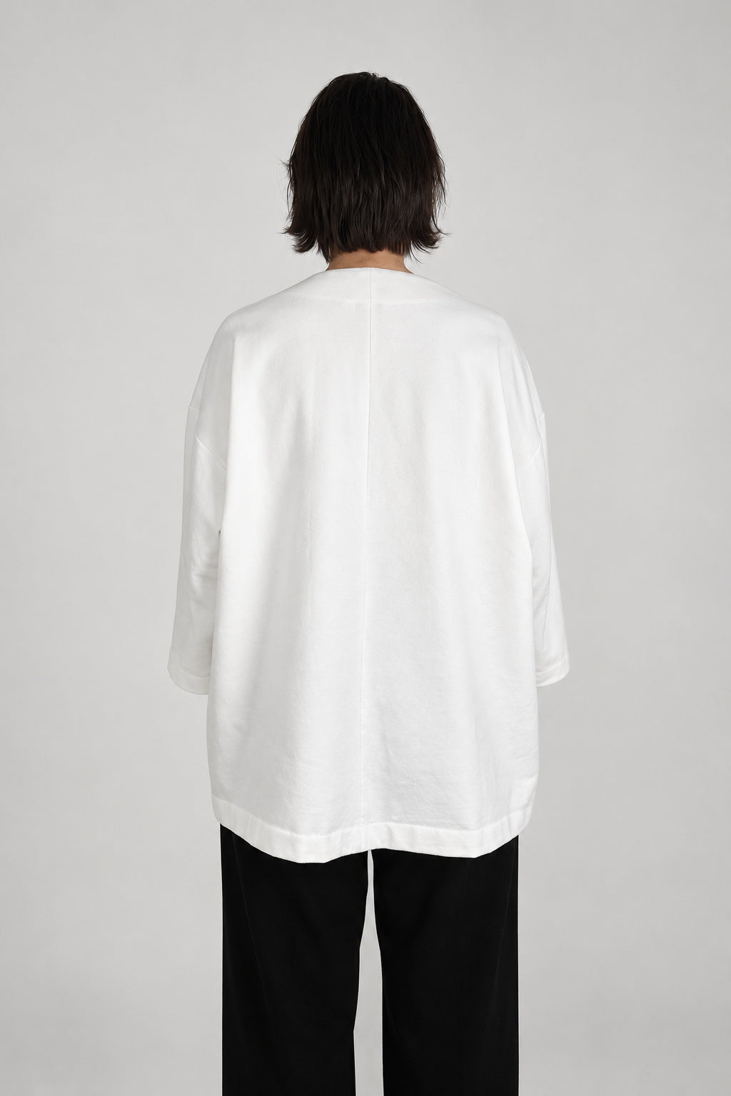 Cocoon Sweatshirt in off-white, back view showing the centre seam - Maison Marron et amis