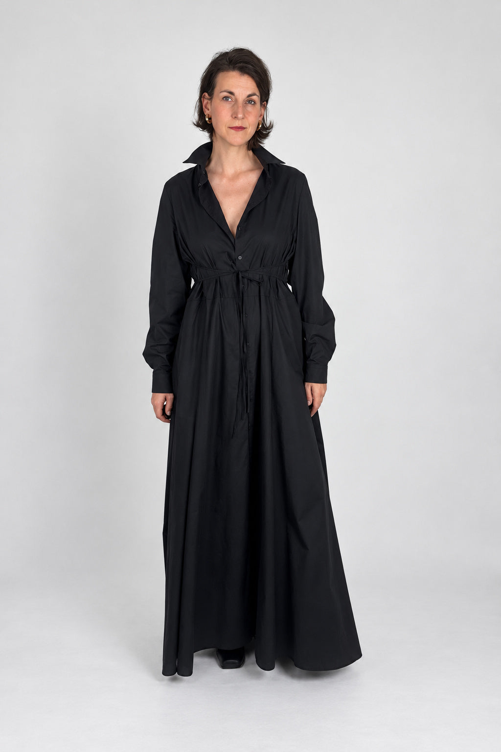 Full-Length Shirt Dress in black, front view with open collar and drawstring waist - Maison Marron et amis