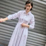 Full-Length Shirt Dress in white, pulling the waist tie - Maison Marron et amis