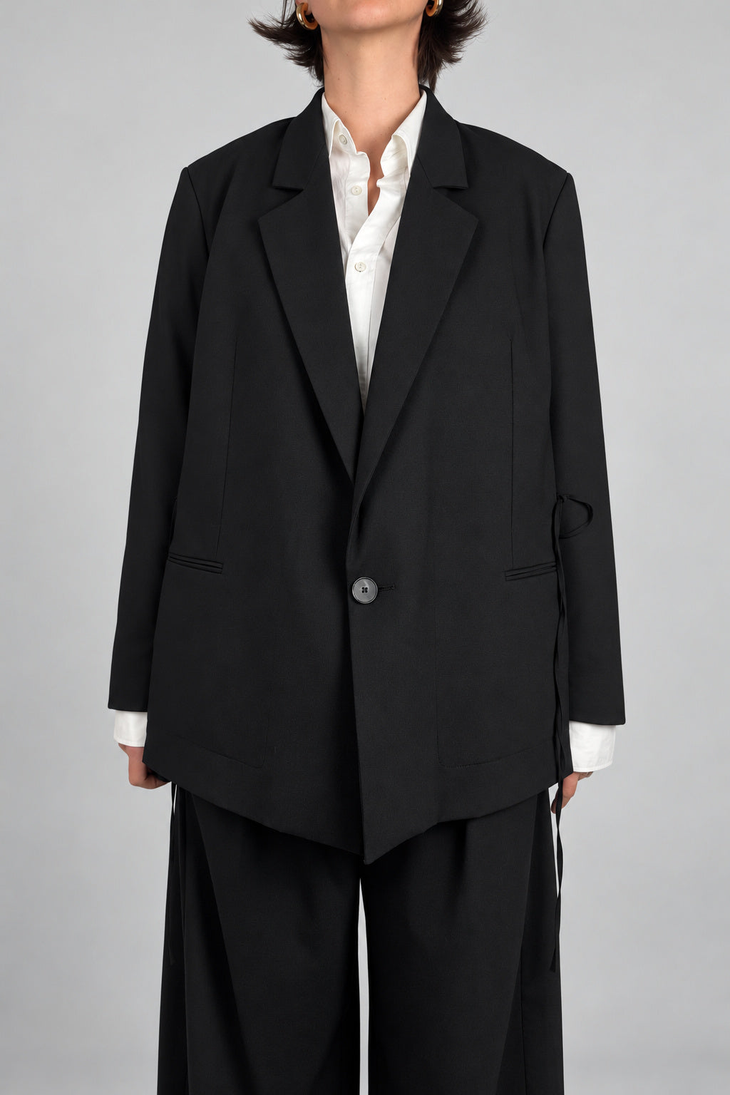 Open Side Blazer in black, front view over a white shirt - Maison Marron et amis