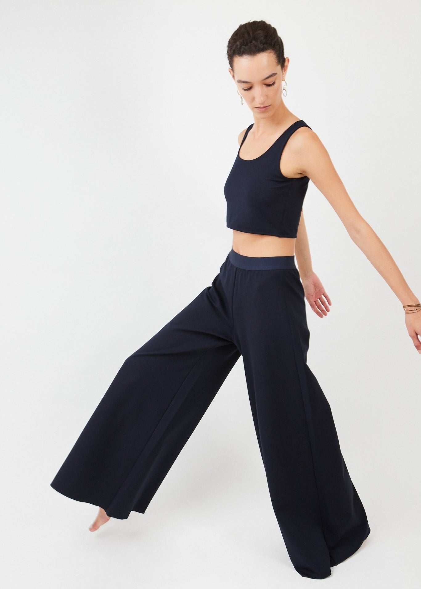 Comfortable Top Bra and Wide-Leg Trousers with Soft Drape & Tailored Waistband – Ideal for Performers | Navy - Maison Marron et amis