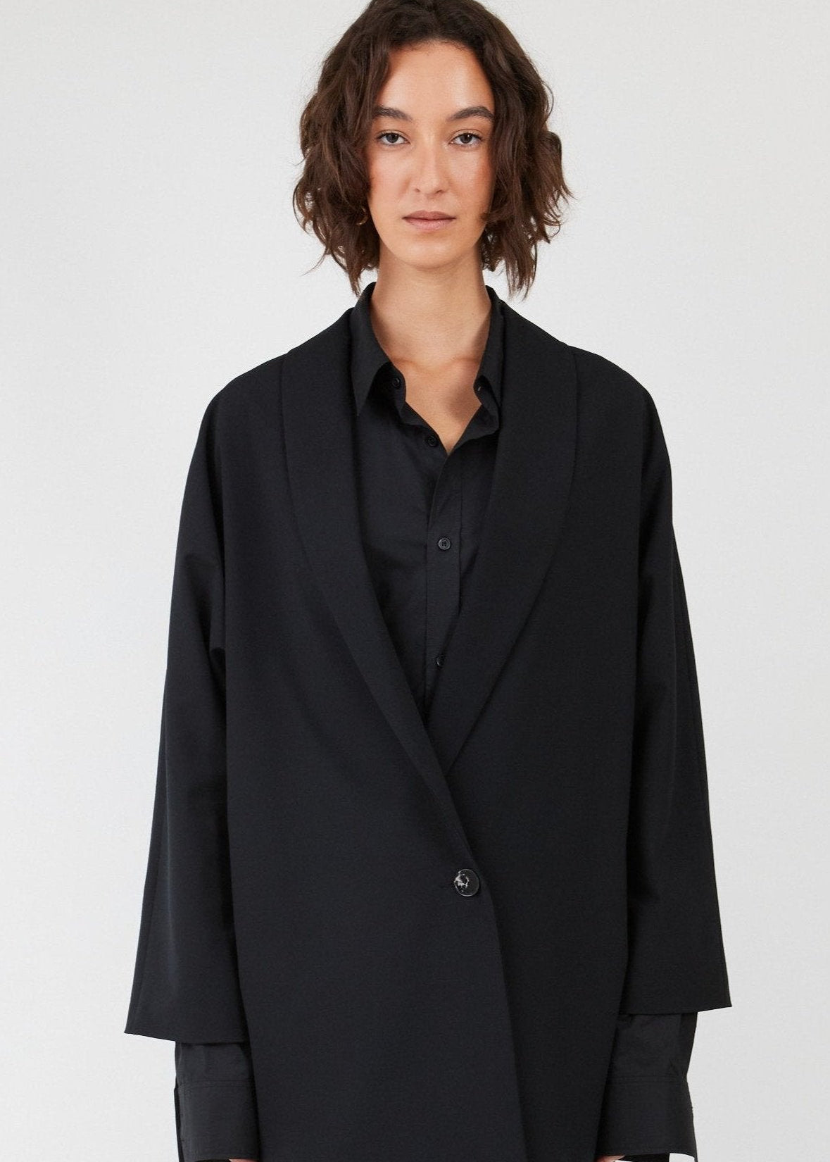Reversible Hybrid Suit Jacket in Black – Oversized Fit & Kimono-Inspired Design- Maison Marron et amis