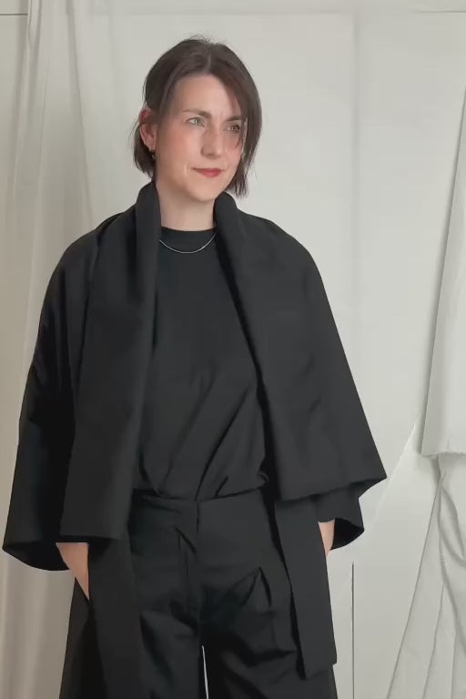 Video: black hybrid suit jacket in movement - Maison Marron et amis