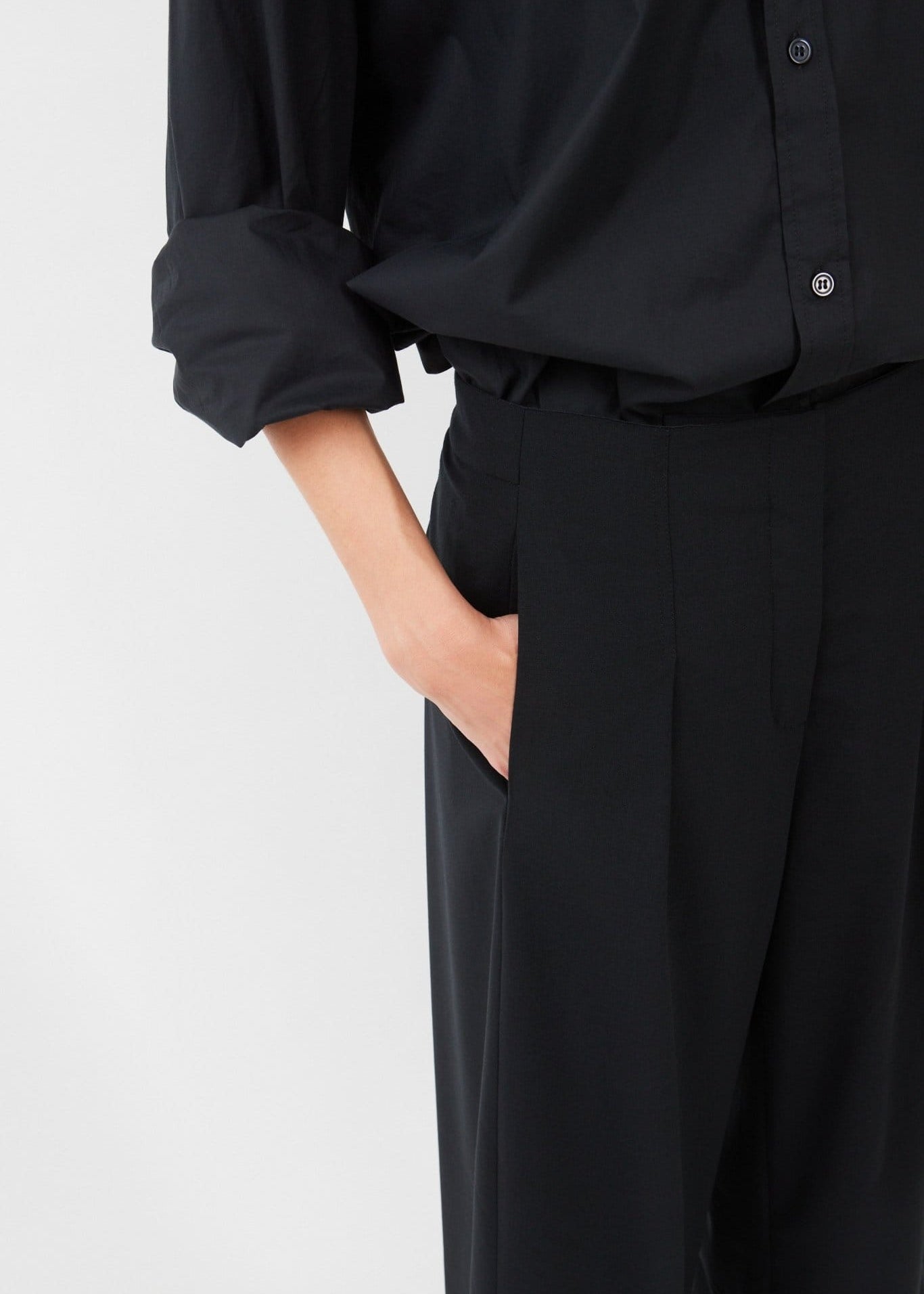 Wide-Leg Wool Blend Suit Pants in Black – Tailored Fit with Half Waistband- Maison Marron et amis