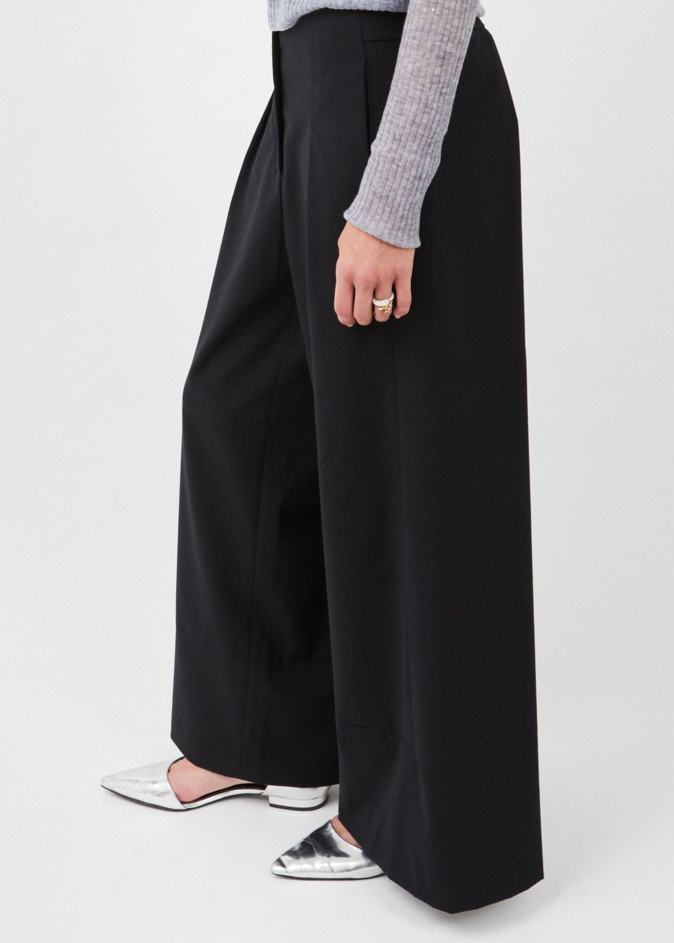 Wide-Leg Wool Blend Suit Pants in Black – Tailored Fit with Half Waistband- Maison Marron et amis