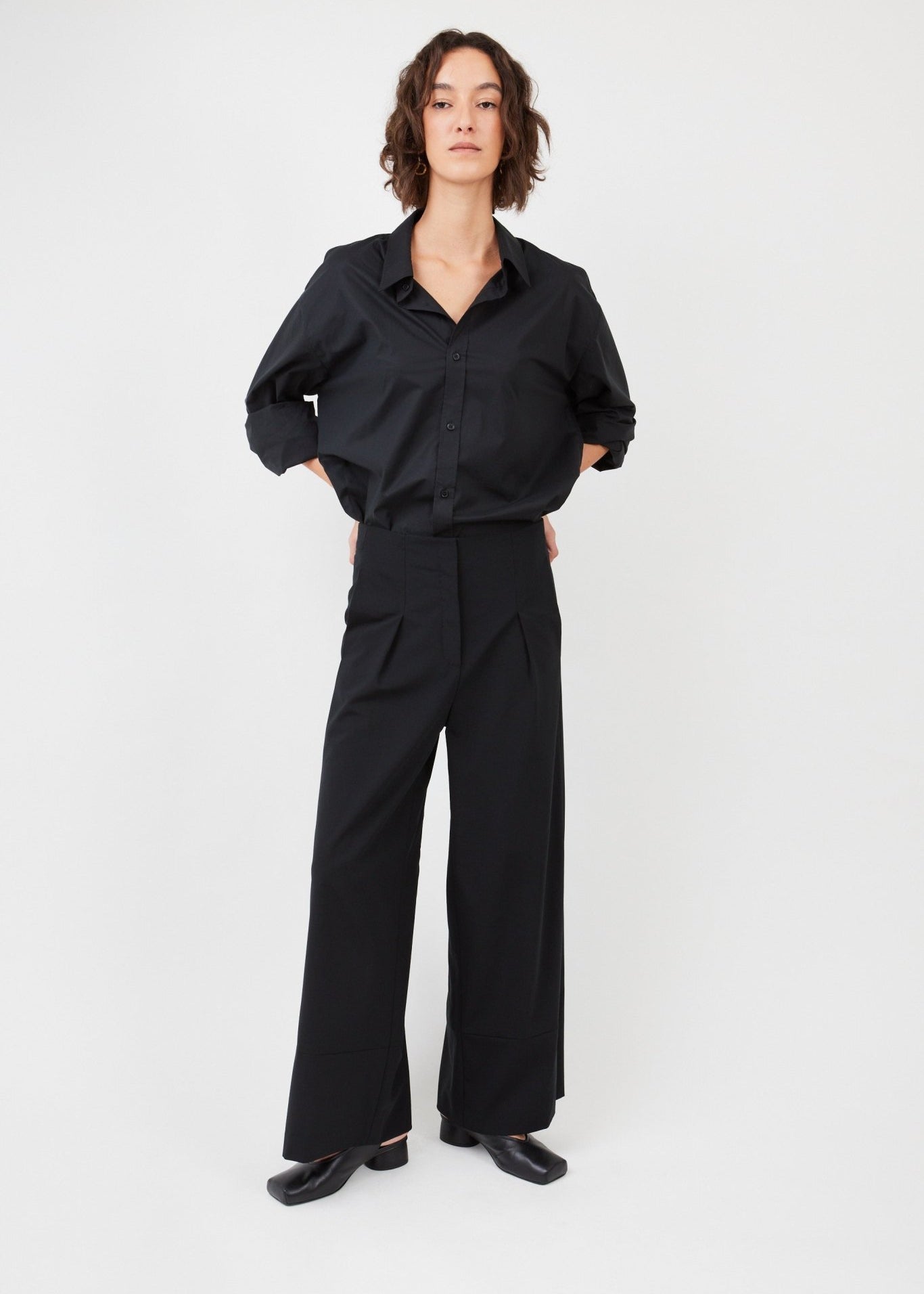 Wide-Leg Wool Blend Suit Pants in Black – Tailored Fit with Half Waistband- Maison Marron et amis