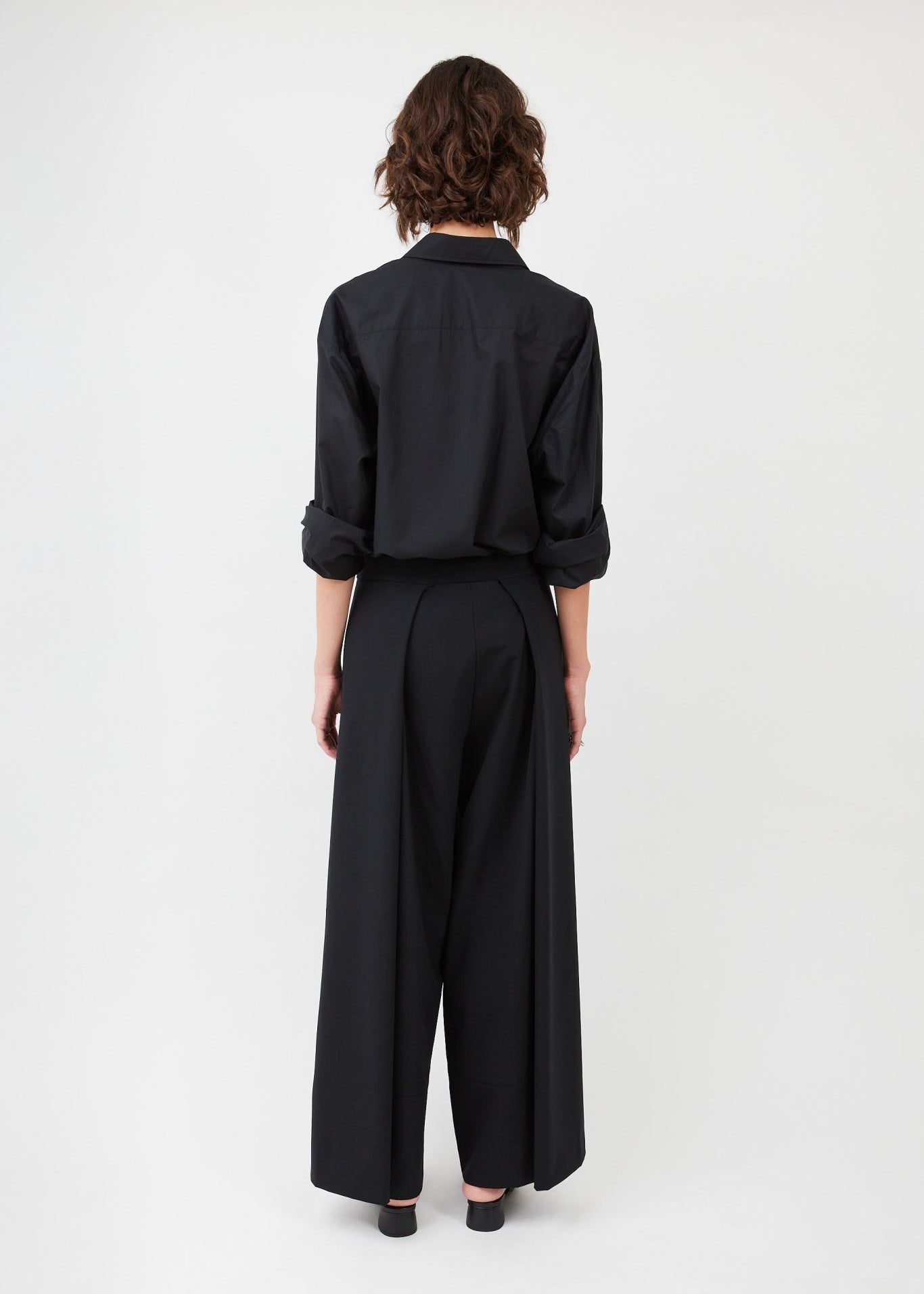 Wide-Leg Wool Blend Suit Pants in Black – Tailored Fit with Half Waistband- Maison Marron et amis