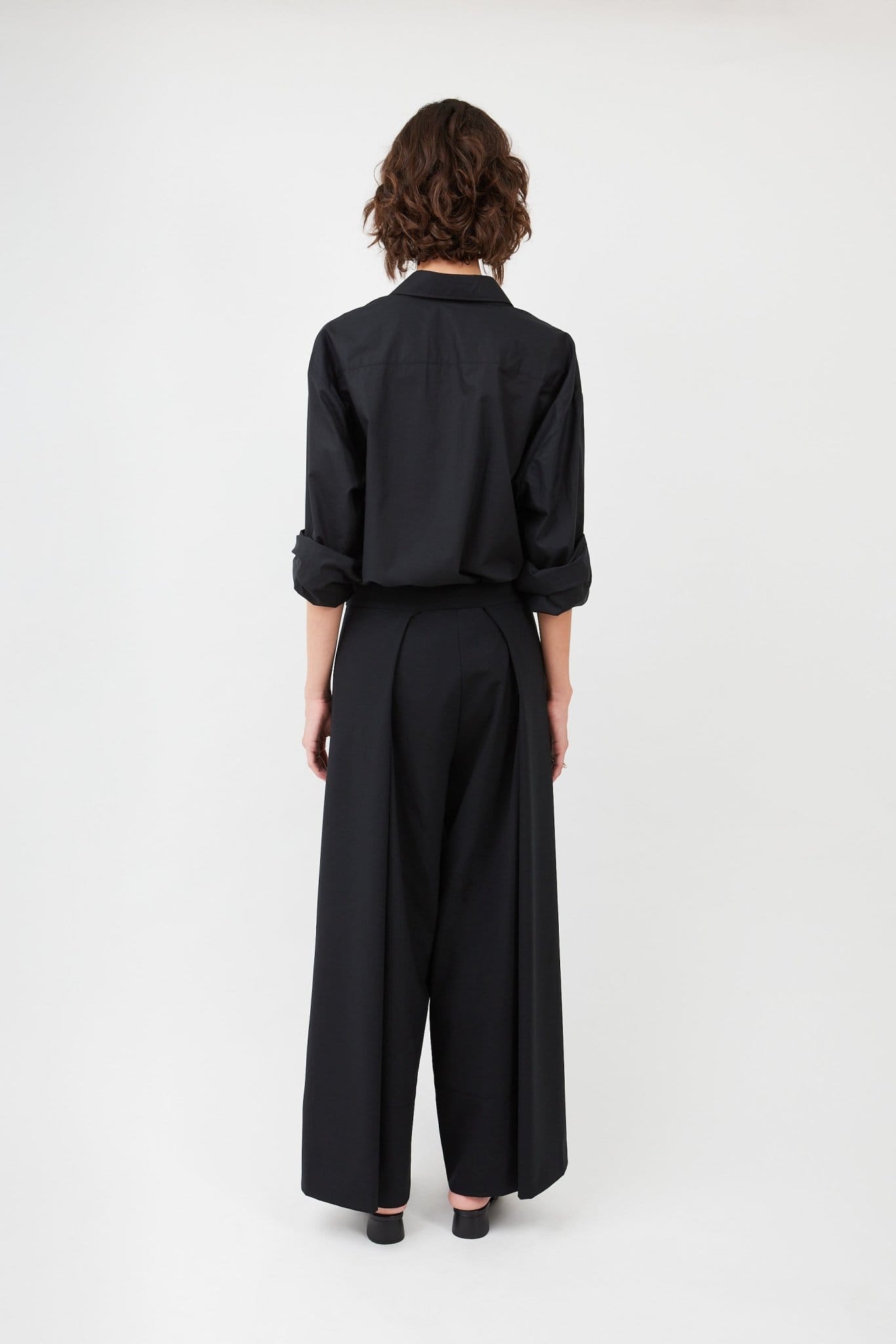 Wide-Leg Wool Blend Suit Pants in Black – Tailored Fit with Half Waistband- Maison Marron et amis