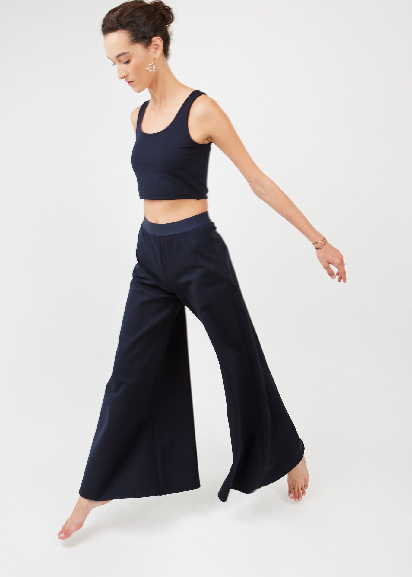 Minimalist Wide-Leg Dance Pants – Flowy Silhouette & Flexible Fit | Navy - Maison Marron et amis