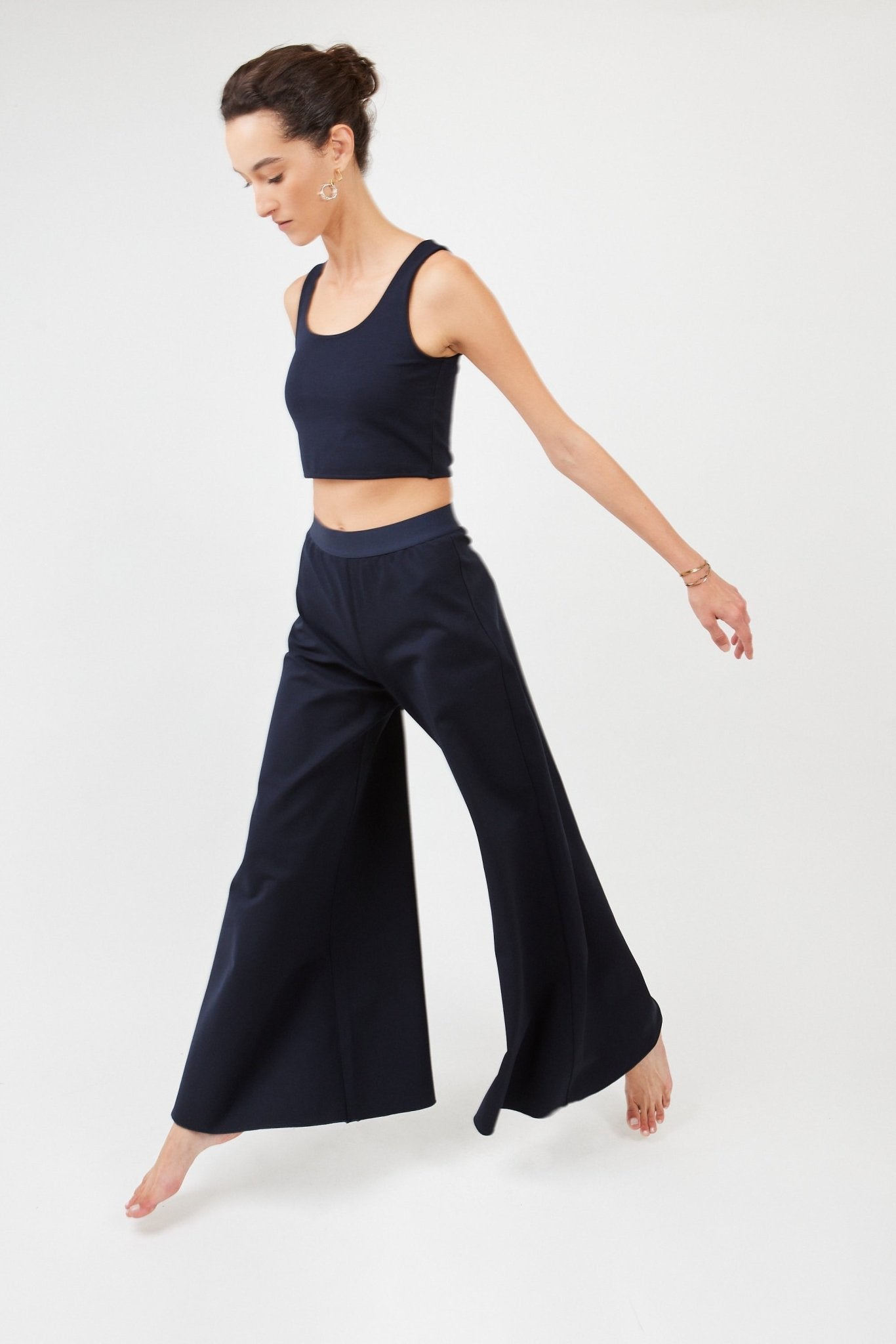 Minimalist Wide-Leg Dance Pants – Flowy Silhouette & Flexible Fit | Navy - Maison Marron et amis